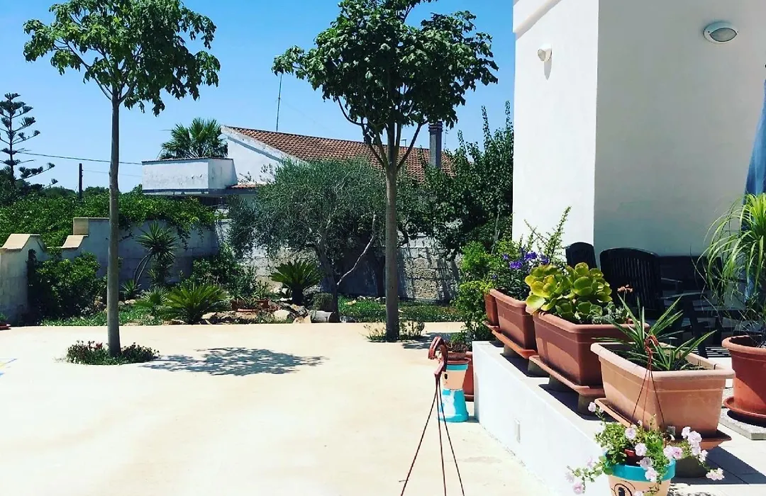 VILLA FLO' B&B (San Pietro in Bevagna)-1